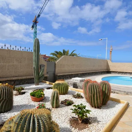 Villa Mariposa With Private Pool, Cactus Garden, Bbq & Wifi - Suitable For Families By Holidayshome Vila Costa Adeje (Tenerife)